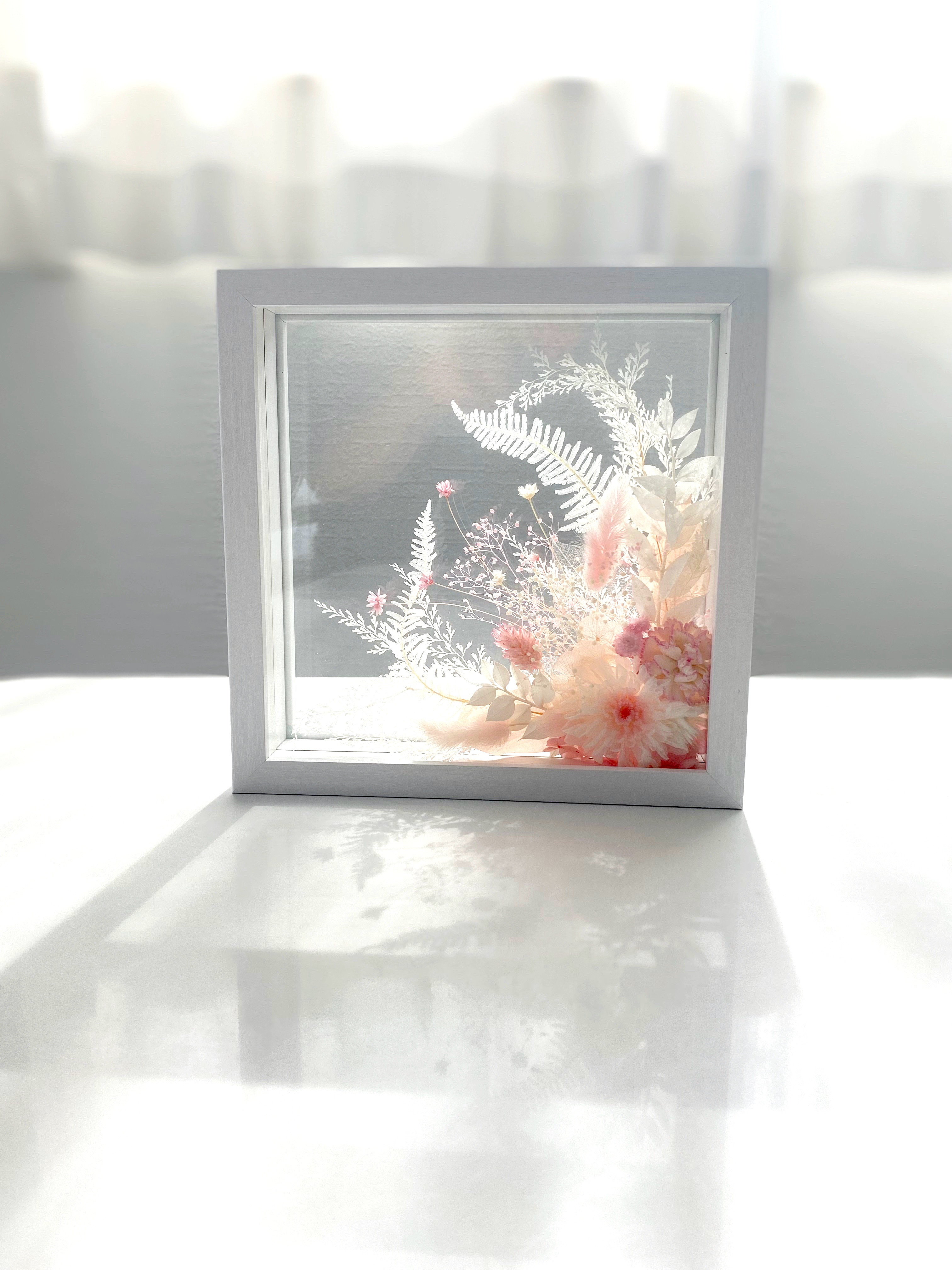 仏花　淡いピンクのガラスフレーム供養花　仏花　命日・お悔やみの贈り物　ペット供養・ギフト　供花　お彼岸