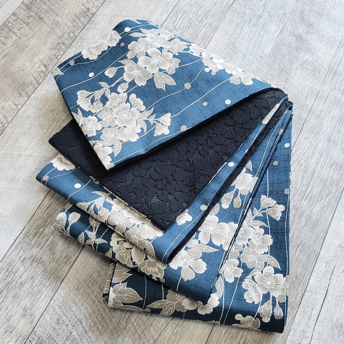 【半幅帯】和風花に黒ラッセルレース / 着物 和装 花 レース 黒 青 半幅帯】和風花に黒ラッセルレース / 着物 和装 花 レース 黒 青