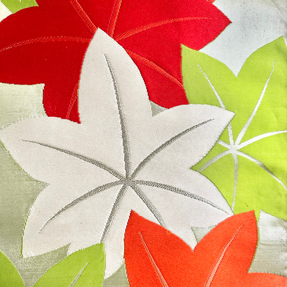 帯のタペストリー　涼しげな紅葉　テーブルランナー使用可　小物　和モダン　着物　リメイク インテリア　和室 6枚目の画像