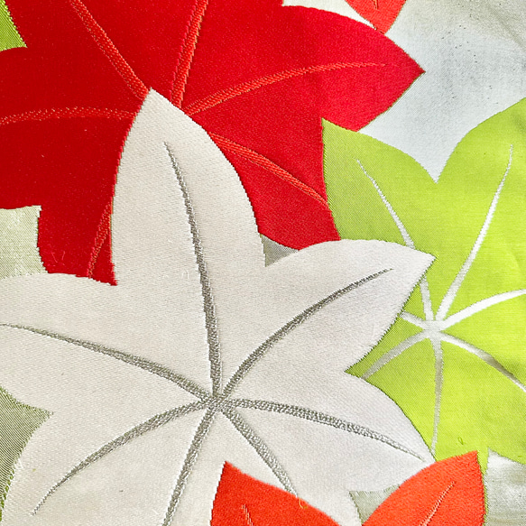 帯のタペストリー　涼しげな紅葉　テーブルランナー使用可　小物　和モダン　着物　リメイク インテリア　和室 5枚目の画像