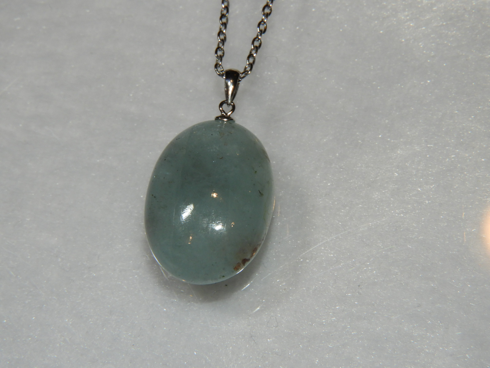 深い青が美しいアクアマリンの原石のペンダントネックレス！メイドインジャパン！天然石　７