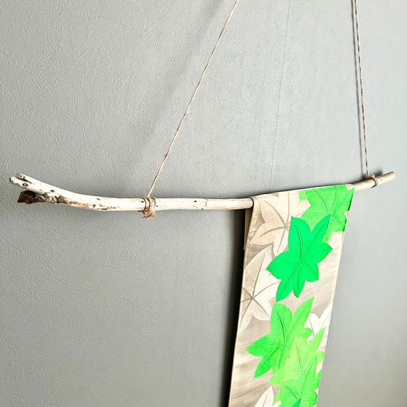 帯のタペストリー　流木×青紅葉　　テーブルランナー使用可　小物　和モダン　着物　リメイク インテリア　和室 8枚目の画像