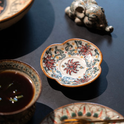 詩瓷集・香道の美 文人の雅趣—中国唐風 手作青花磁器 仙鶴波濤文三足小