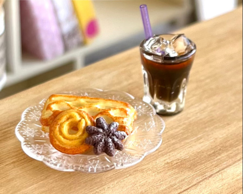 4 ＊小さなパイとクッキー＆アイスコーヒー＊ ミニチュア
