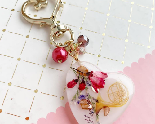 Y...K  2点♡ 605【キーホルダー メキモン 赤ハート】 Amazon.co.jp: 素敵な赤いハートキーホルダー女性バッグニット