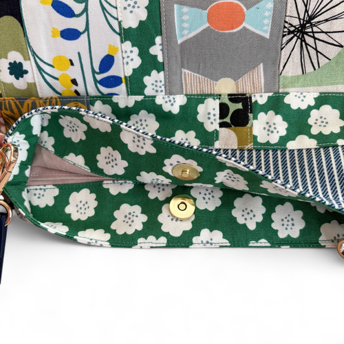 彩りパッチワークのショルダーバッグ｜北欧風・花柄・斜めがけバッグ
