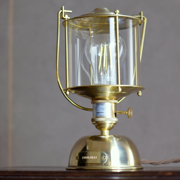 真鍮のガスランタン風ライト　 2枚目の画像