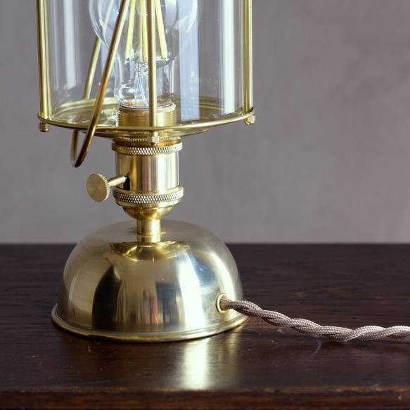 真鍮のガスランタン風ライト　 4枚目の画像