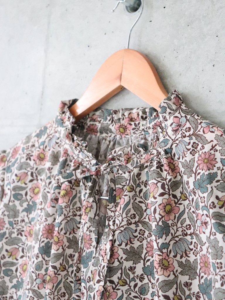 リバティ＊フリルネックブラウス（7・9・11・13・15号)