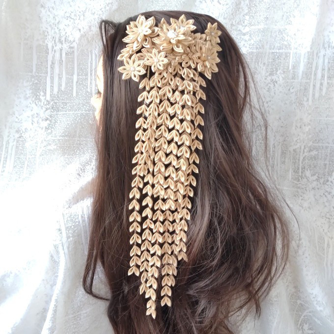 《新作》プレミアムNo.1　洋風つまみ細工の髪飾り【しだれ・金】成人式、結婚式等に