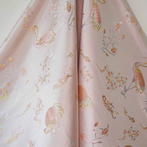 長さ1m ジャガード生地 鶴 ピンク 金糸 浮彫 綺麗 上品 布 きじ 色織