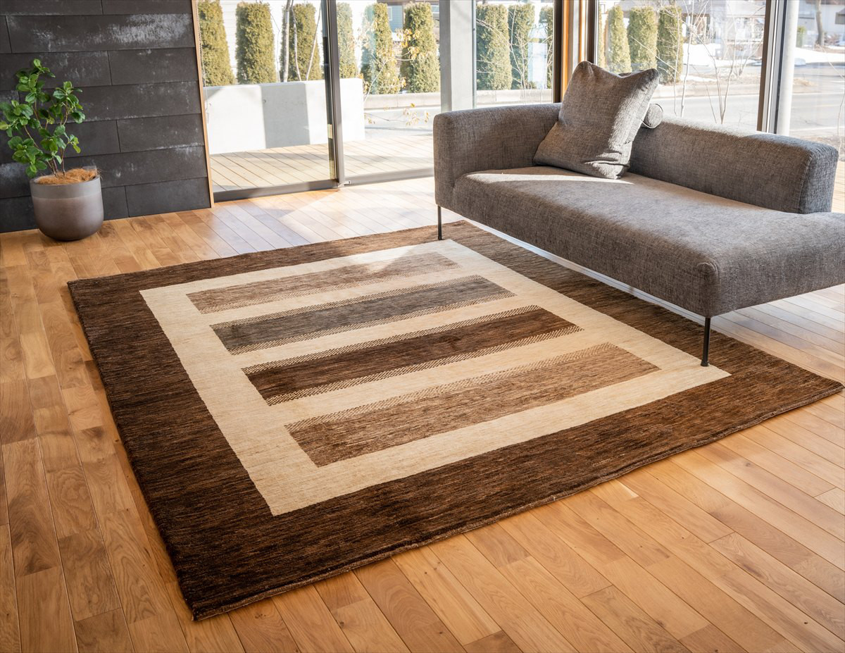 夏は涼しく冬は暖かい天然ラグ  ガゼニラハット 　ナチュラル＆ブラウ　244x184㎝　P2