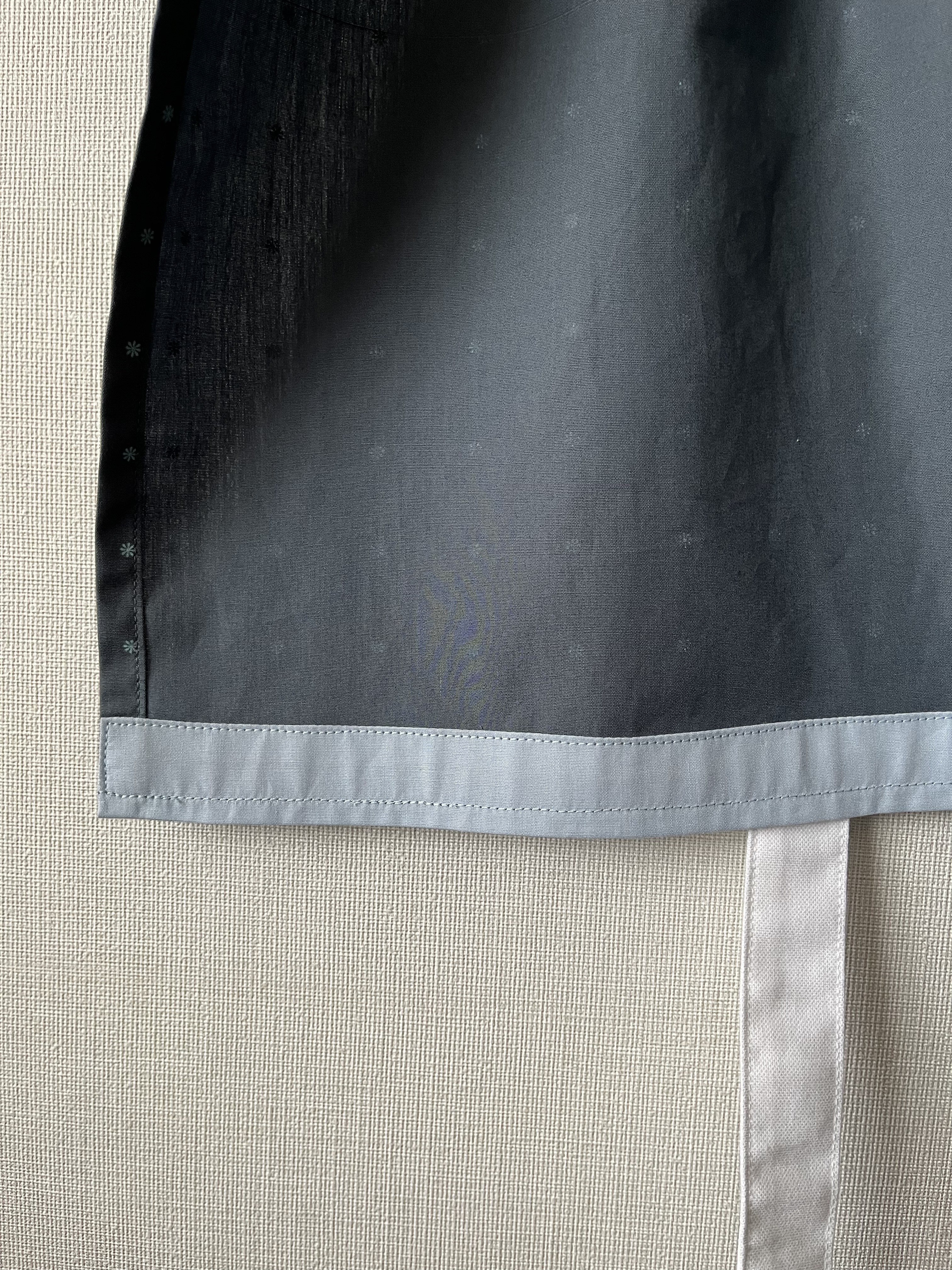 センターラインのティアードロングエプロン（バッククロスタイプ）