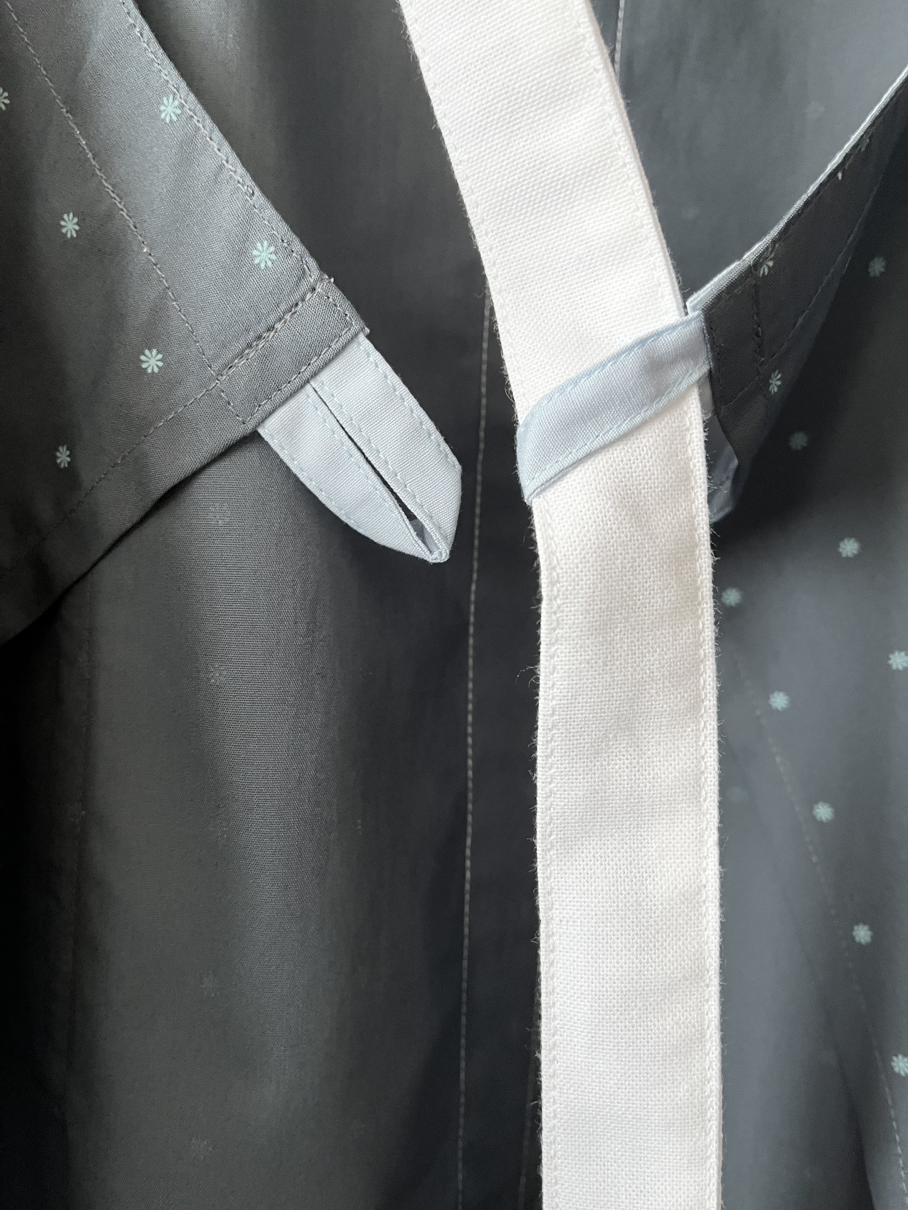 センターラインのティアードロングエプロン（バッククロスタイプ）