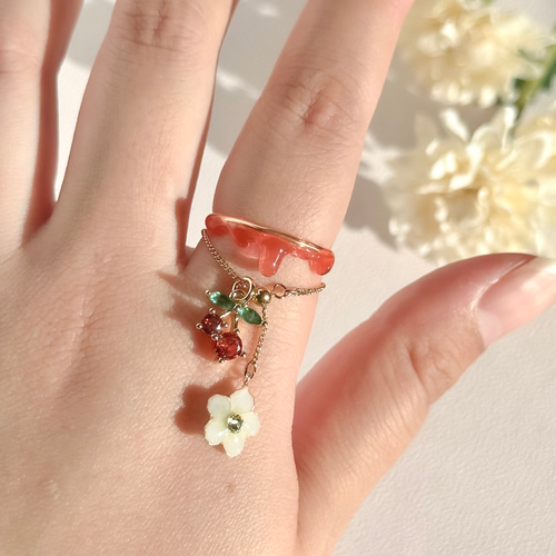 宝石果実- さくらんぼとお花のチェーンリング 指輪・リング Tsukiuni