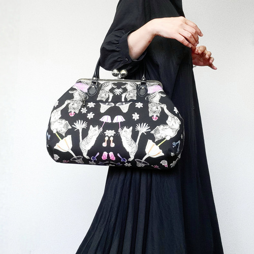 ハンドメイド　大きながま口バッグ　　#476 LADY GAMA BAG 一番大きいサイズのがま口です 7月に予定している展示