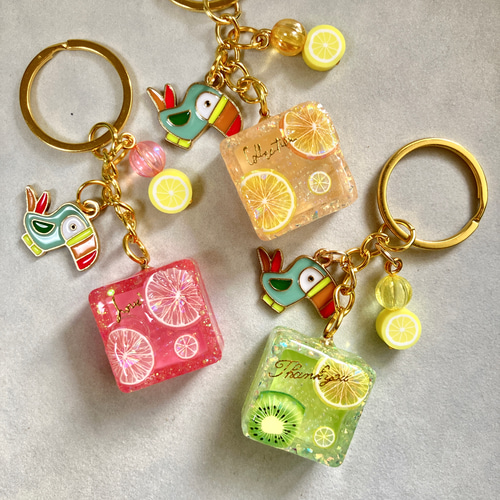 ハンドメイド】 レジン シェイカー キーホルダー ねこ 猫 シャカシャカ