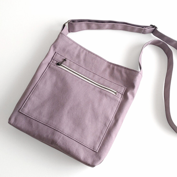 便利な4つのポケット付き★帆布のサコッシュ★くすみラベンダーピンク　太めストラップで肩ラク　大人カジュアル 3枚目の画像