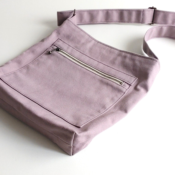 便利な4つのポケット付き★帆布のサコッシュ★くすみラベンダーピンク　太めストラップで肩ラク　大人カジュアル 8枚目の画像