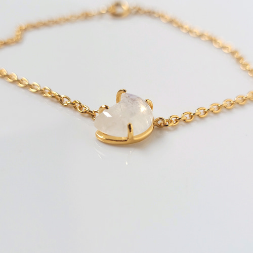 数量限定】うるうるムーンストーンの三日月ネックレス&ブレスレット