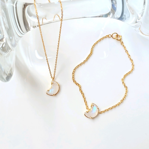 数量限定】うるうるムーンストーンの三日月ネックレス&ブレスレット