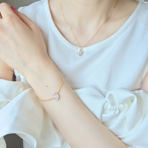 数量限定】うるうるムーンストーンの三日月ネックレス&ブレスレット