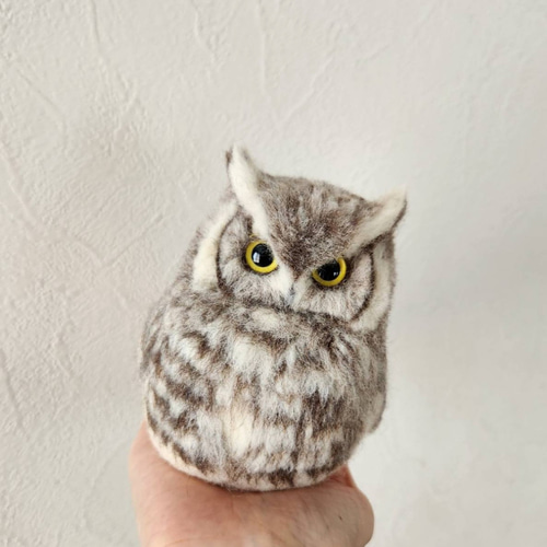 フクロウの置物羊毛フェルト製　ホワイトアメリカワシミミズク 羊毛フェルト製小さな置物 ホワイトアメリカワシミミズク クリア