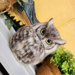 羊毛フェルト製小さな置物 ホワイトアメリカワシミミズク クリア