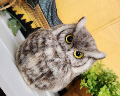 羊毛フェルト製小さな置物 ホワイトアメリカワシミミズク クリア