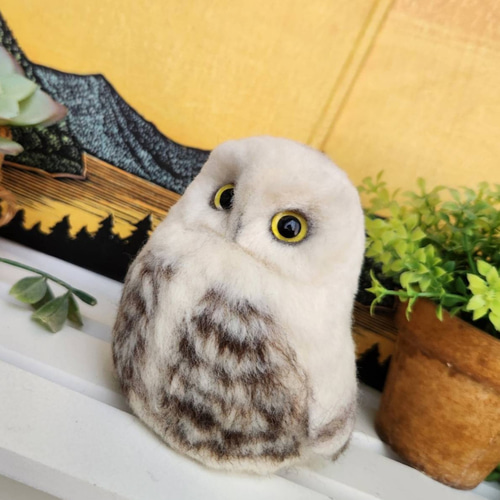 羊毛フェルト製ミニ置物 シロフクロウ クリアボックス入り 羊毛
