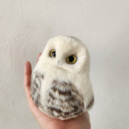 羊毛フェルト製フクロウの置物　シロフクロウ　18㎝ 羊毛フェルト製ミニ置物 シロフクロウ クリアボックス入り 羊毛