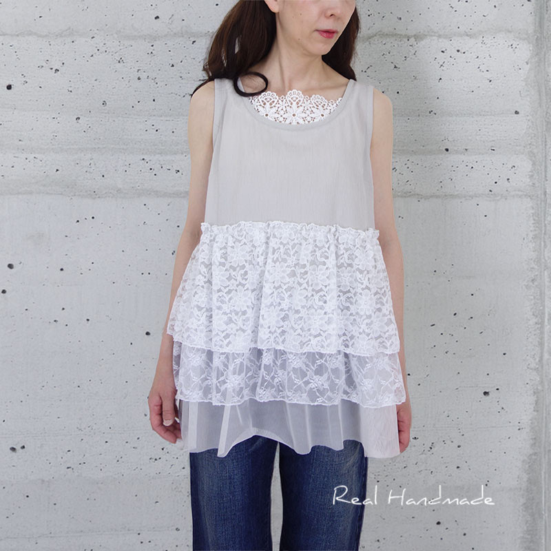 [予約販売] 透け感ティアード・フラワーレースキャミ（パールグレー）