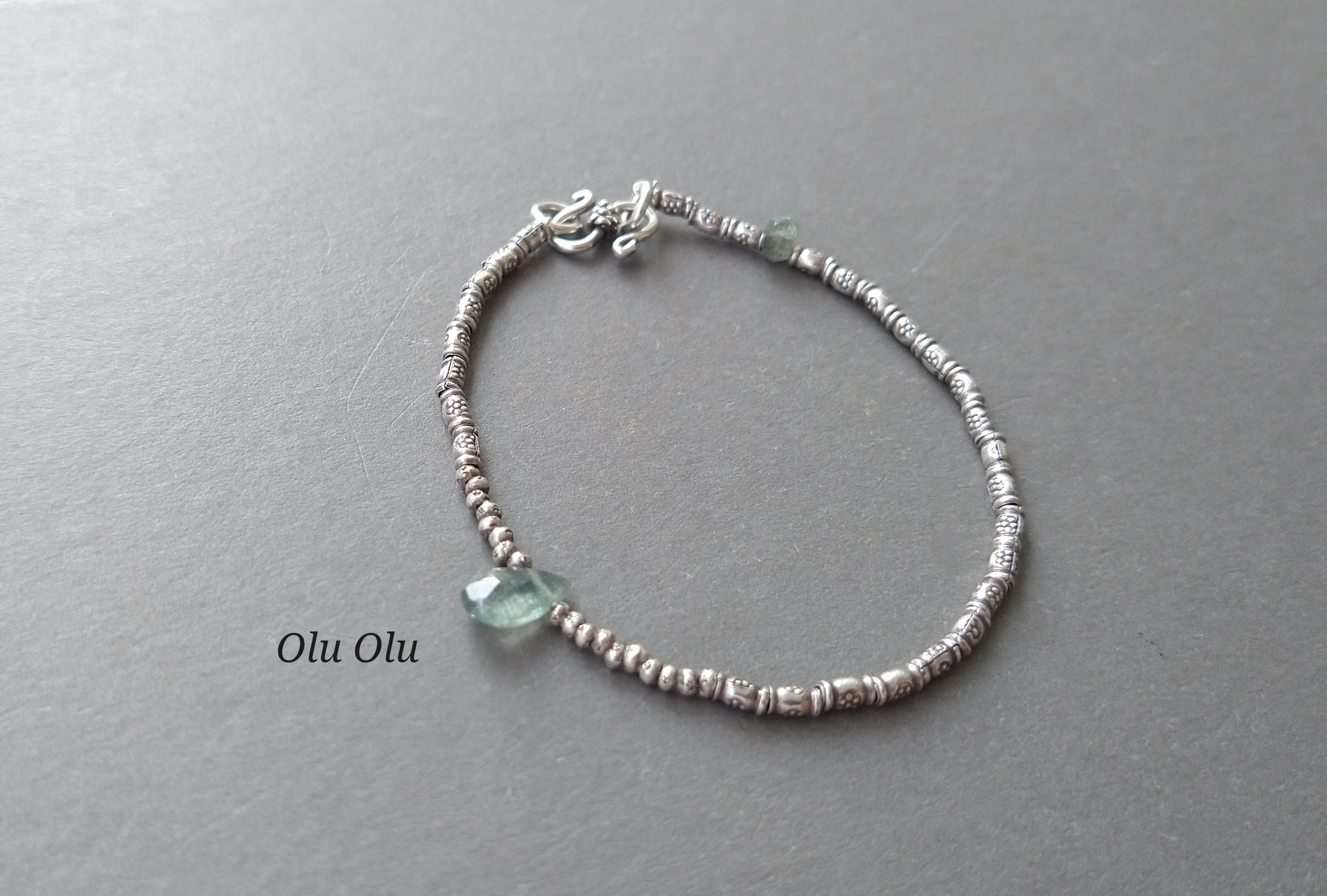 モスアクアマリン×カレンシルバーのブレスレット