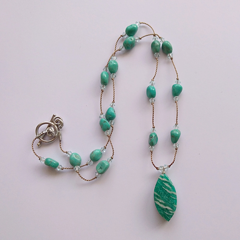 【アマゾナイト＆ターコイズ】のショートネックレス