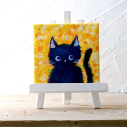 【原画】ミモザの庭で遊ぶ黒猫のクロさん「なにしてるの？」　キャンバス　絵画　18cm角　送料無料　 2枚目の画像