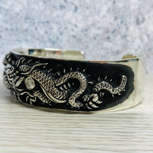dragon relief》シルバーバングル｜silver925・立体彫刻