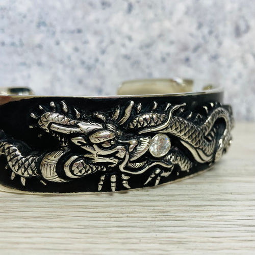 dragon relief》シルバーバングル｜silver925・立体彫刻
