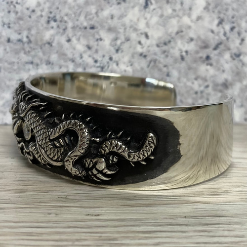 dragon relief》シルバーバングル｜silver925・立体彫刻・ジルコニア
