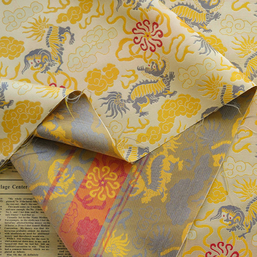 長さ1m ジャガード生地 錦ブロケード ゴールド 綺麗 上品 布 きじ 色織