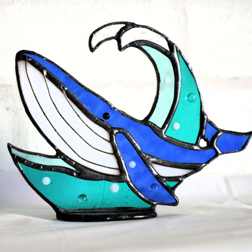 ステンドグラス・サンキャッチャー 波と鯨（受注制作） サン