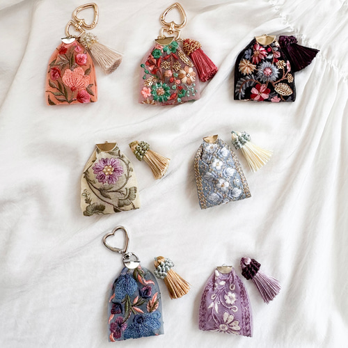 全7色】インド刺繍リボンのキーチャーム｜大人かわいいバッグチャーム