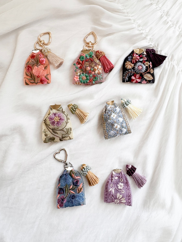 全7色】インド刺繍リボンのキーチャーム｜大人かわいいバッグチャーム