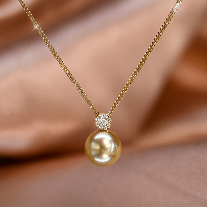 [ヘイズジュエリー] 金鹿シリーズ 18Kゴールドダイヤモンド シンプルデザイン 高品質南洋ゴールドビーズ 12-13mmペンダ