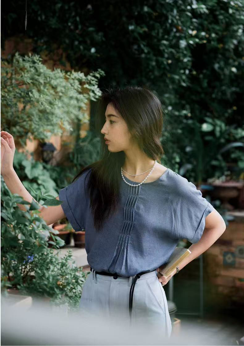 ドルマンスリーブ　ピンタック入りブラウス　半袖ブラウス　二色