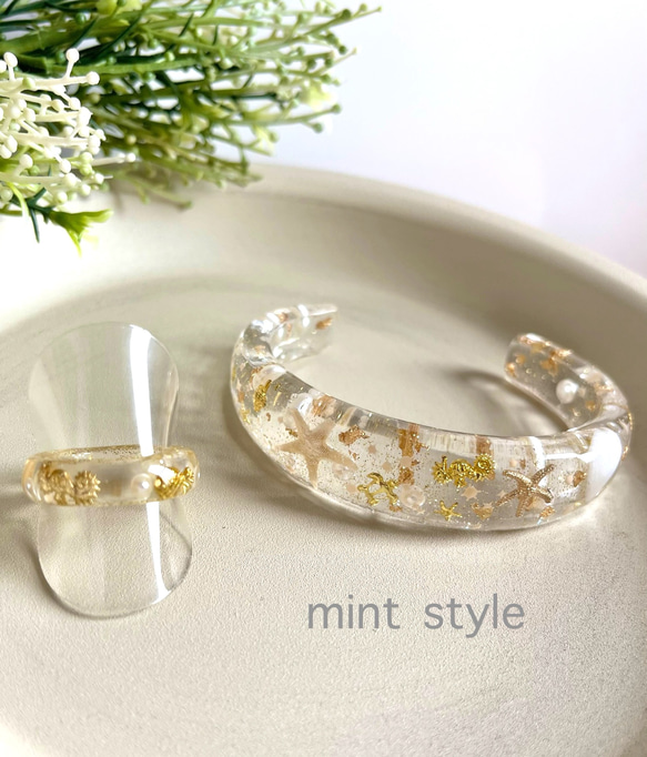 LOUIS Vuitton 透明アクリルバングル 金 LOUIS Vuitton 透明アクリル