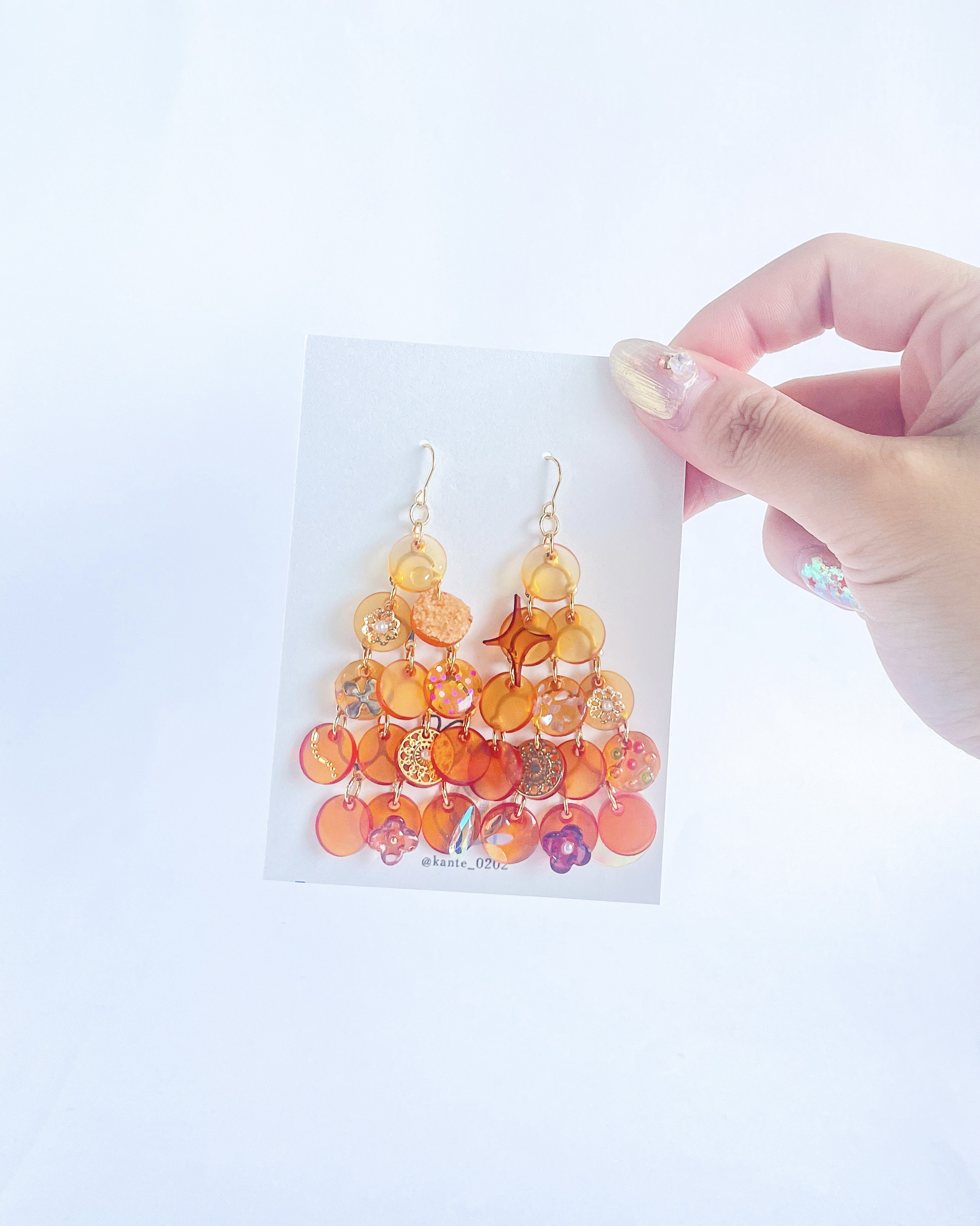 虜のドリンク(台座付き)_ 手染めアクリルの大ぶりピアス