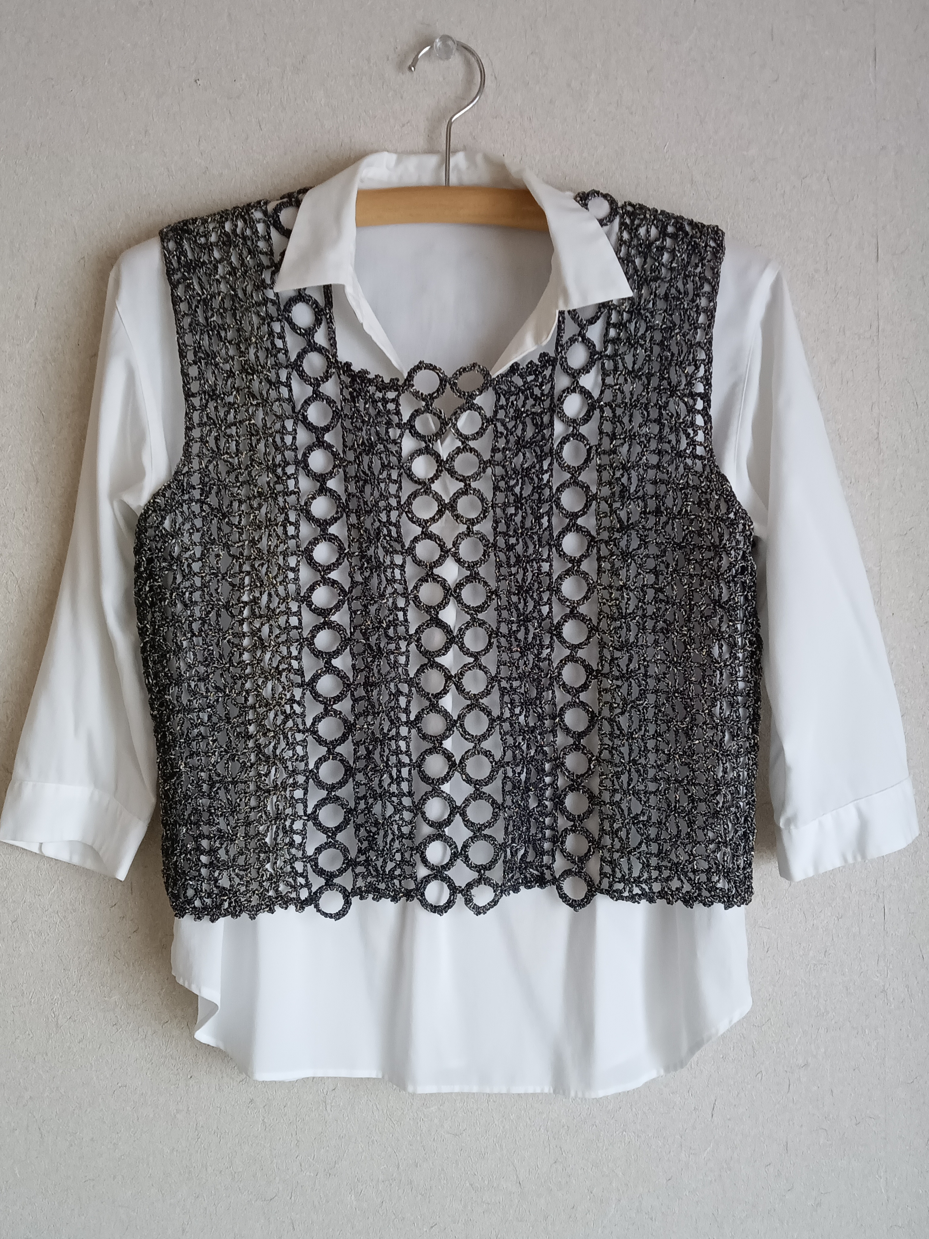 グレーラメ糸のリングベスト