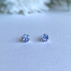 宝石質 タンザナイトの6本爪ピアス  灰簾石 sv925 4mm 12月誕生石 5枚目の画像