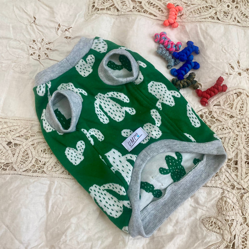 犬服 サボテン柄 タンクトップ Sサイズ ボーンモチーフ付き 完成品