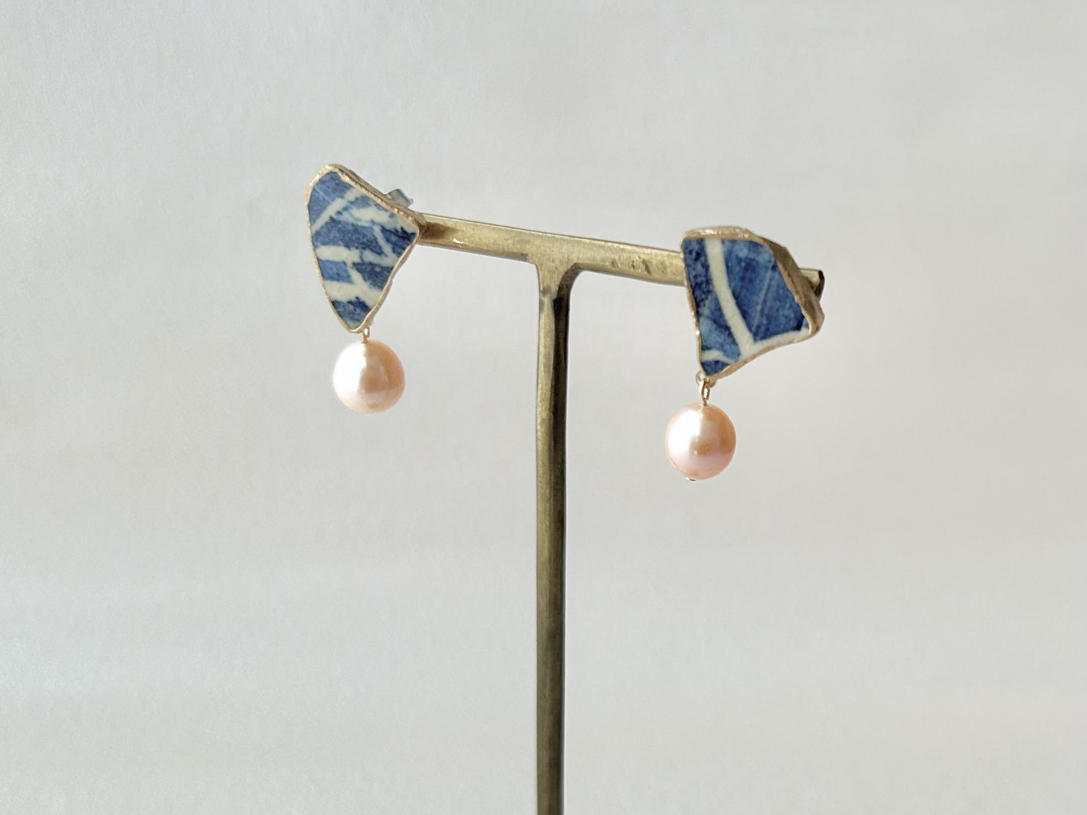 京焼　金継ぎ　サージカルステンレスピアス　青　淡水パール　天然石　 伝統工芸　＃202